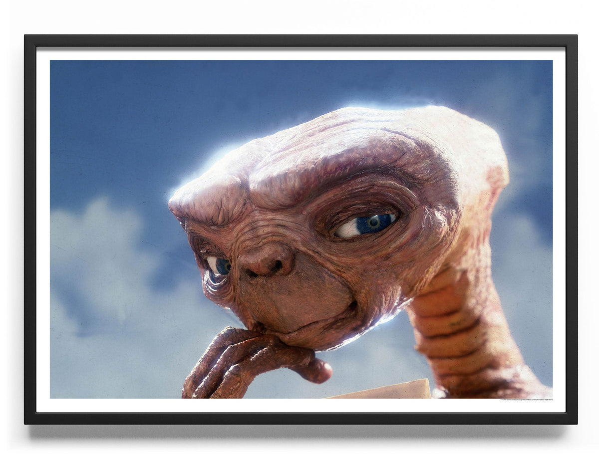 E.T. Portrait Pose Poster – Poster