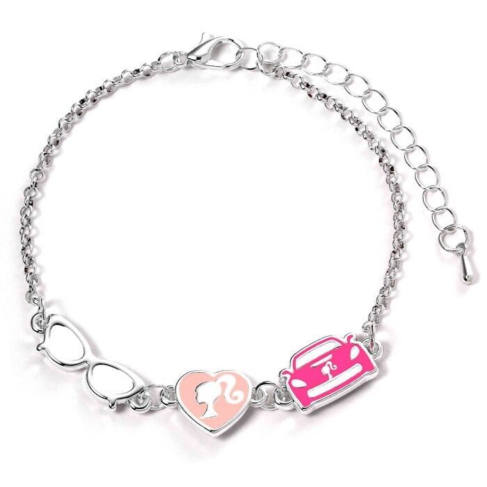 Bracelet à breloques Barbie avec trois breloques classiques émaillées - Silhouette, Lunettes et Corvette